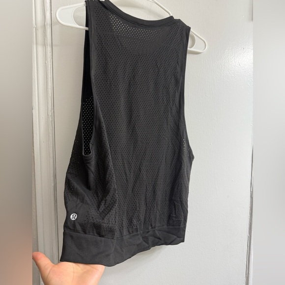 Lululemon Swiftly Breathe Muscle Tank size 8 - Picture 5 of 9